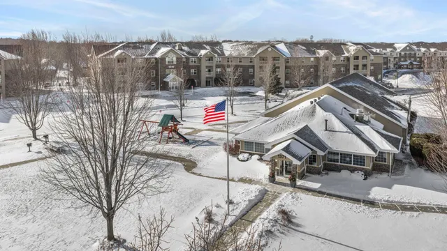 $294,900 | 1321 Lake Drive West, Unit 216, Chanhassen, MN 55317