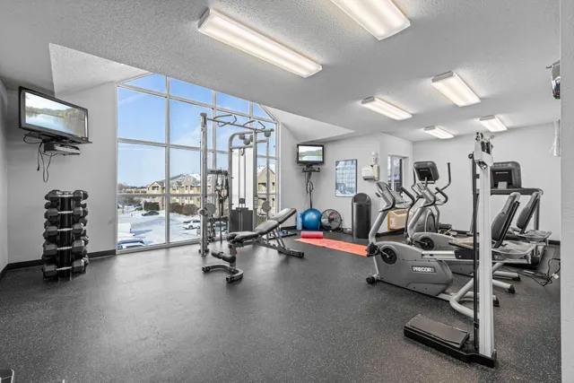 $294,900 | 1321 Lake Drive West, Unit 216, Chanhassen, MN 55317