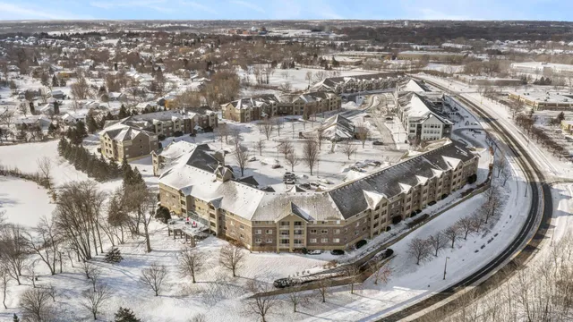 $294,900 | 1321 Lake Drive West, Unit 216, Chanhassen, MN 55317