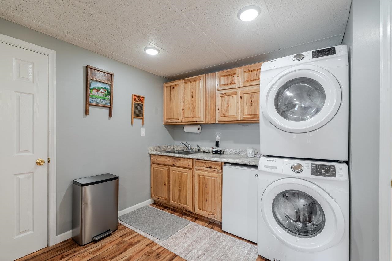 3035 Taylor Spring Lane Harrisonburg, VA 22801 - Photo 41 of 55 a utility room with sink dryer and washer