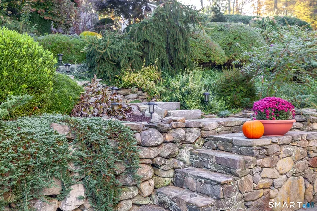 $25,000 | 76 North Street, Roxbury, CT 06783