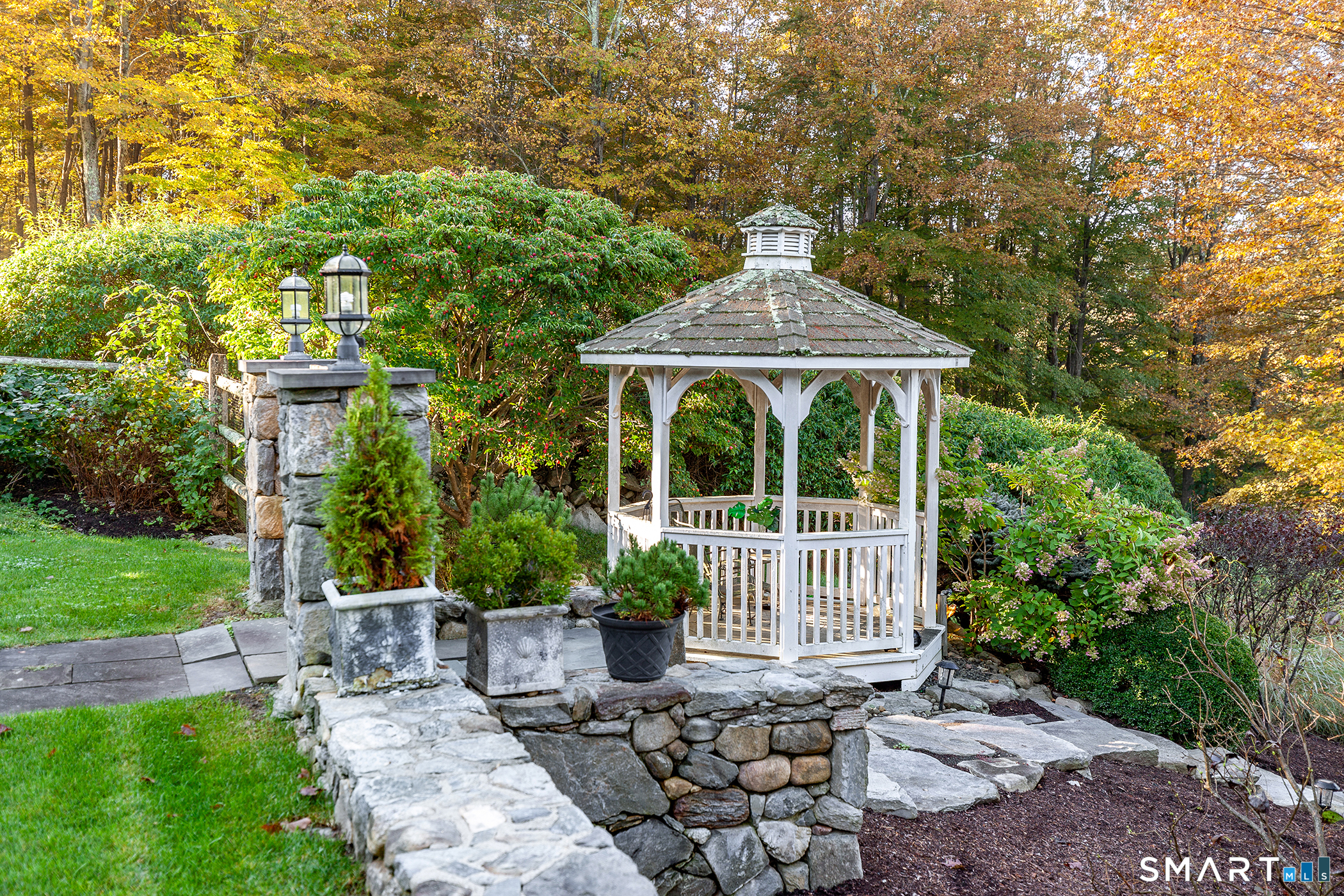 76 North Street Roxbury, CT 06783 - Photo 4 of 37