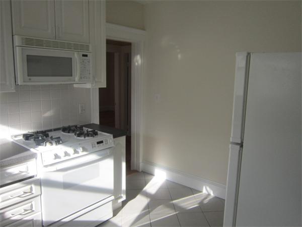 33 Clarendon Road, Unit 2 Belmont, MA 02478 - Photo 8 of 13 Gallery Image 8