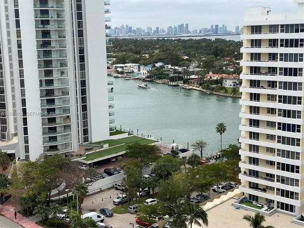 $2,800 | 5555 Collins Avenue, Unit 17A, Miami Beach, FL 33140
