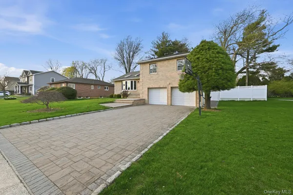 $1,388,888 | 51 Ivy Drive, Jericho, NY 11753
