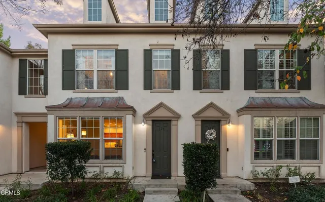 $689,000 | 27072 Victoria Lane, Unit 126, Valencia, CA 91355