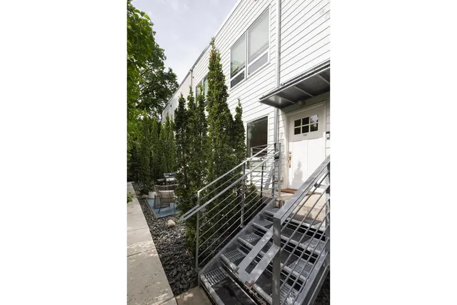 $445,000 | 4013 West 31st Street, Unit 102, St. Louis Park, MN 55416