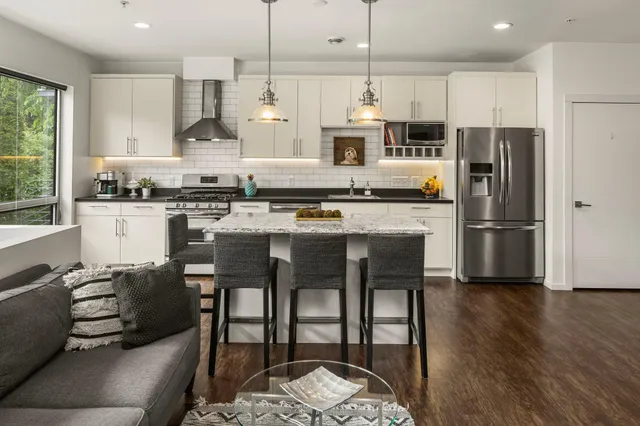 $445,000 | 4013 West 31st Street, Unit 102, St. Louis Park, MN 55416