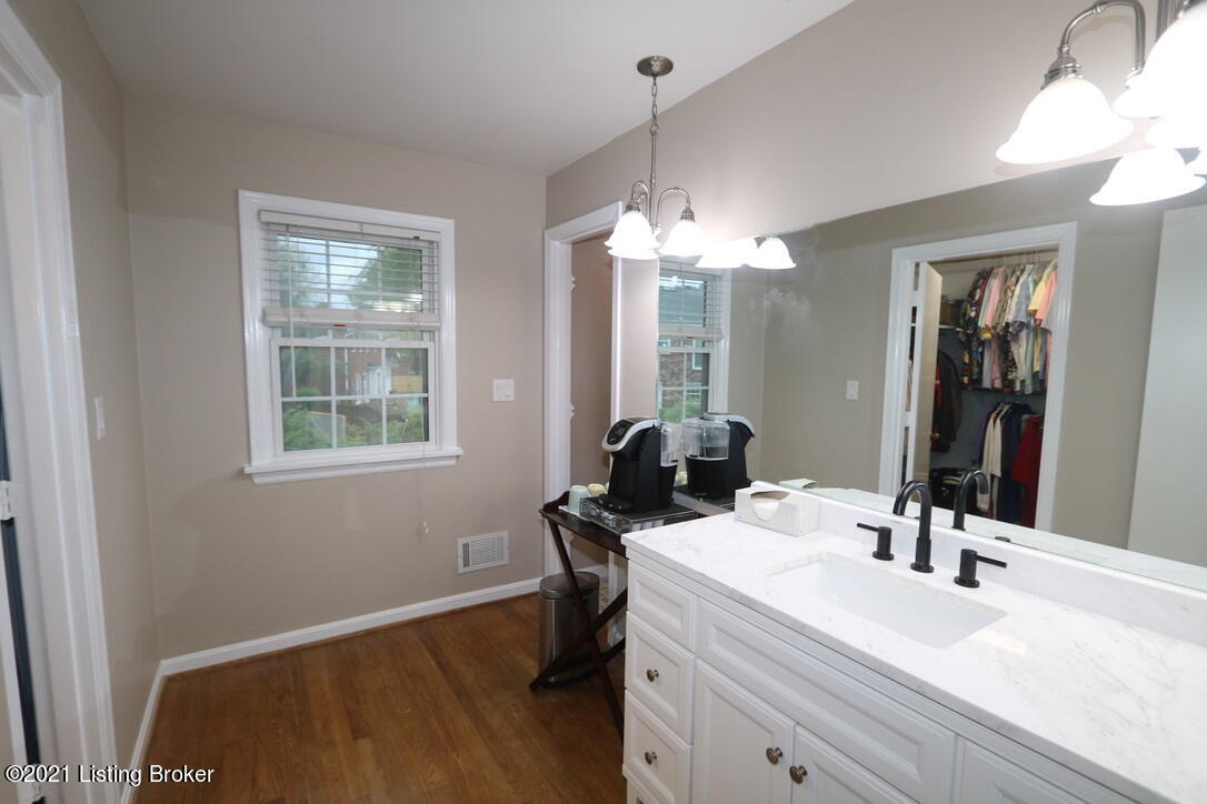 303 South Chadwick Road Louisville, KY 40222 - Photo 30 of 55 UNADJUSTEDNONRAW_thumb_6902