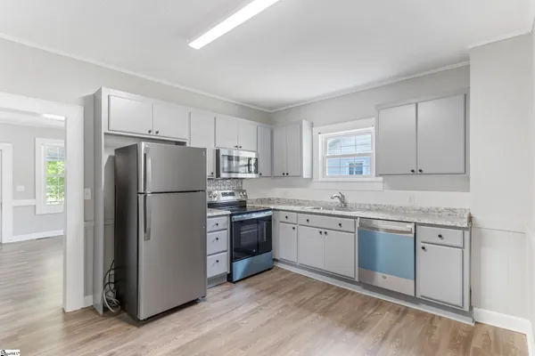 $1,200 | 30 Baldwin Street, Greenville, SC 29611