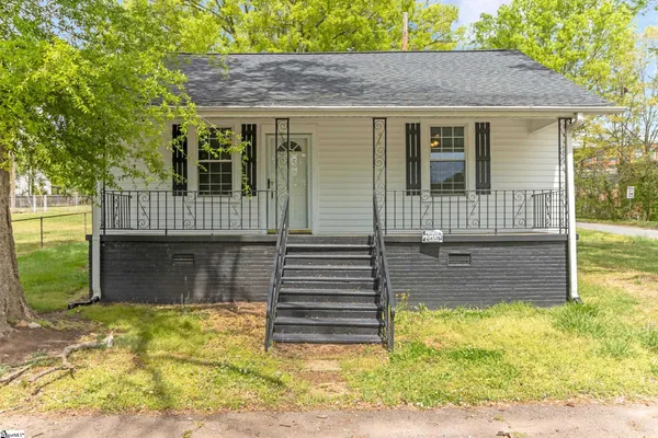 $1,200 | 30 Baldwin Street, Greenville, SC 29611