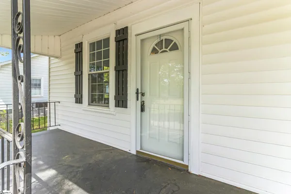 $1,200 | 30 Baldwin Street, Greenville, SC 29611