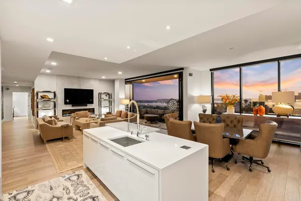 $2,950,000 | 2604 Fifth Avenue, Unit 804, San Diego, CA 92103