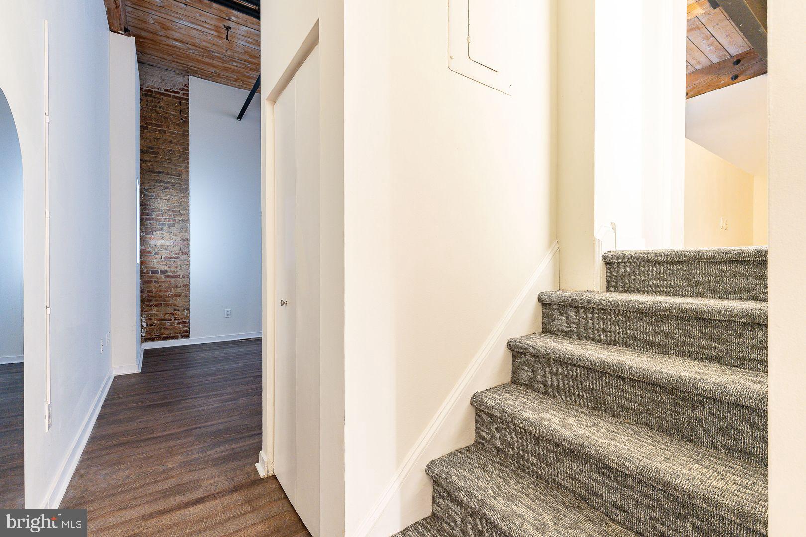 303 Vine Street, Unit 511 Philadelphia, PA 19106 - Photo 10 of 25