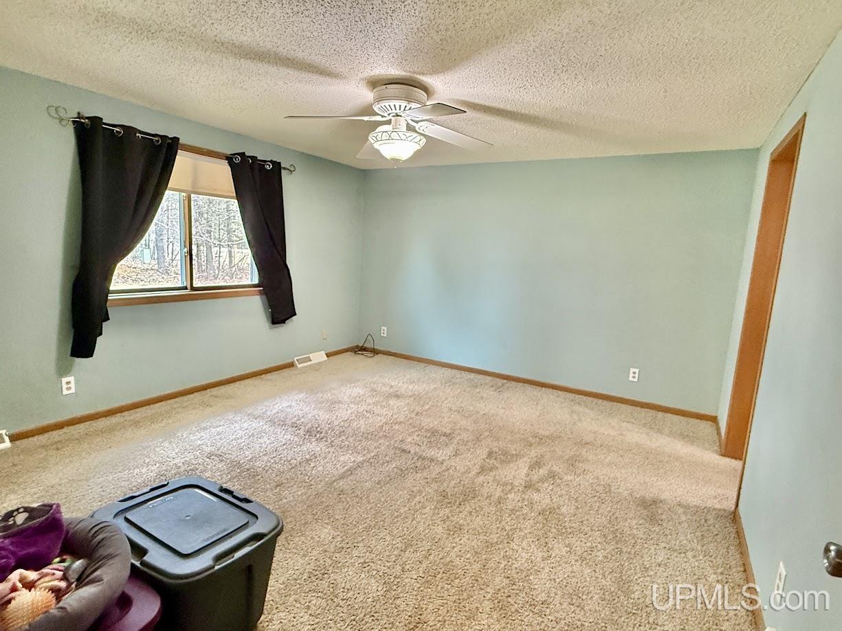 6820 Charles Place Escanaba, MI 49829 - Photo 14 of 27