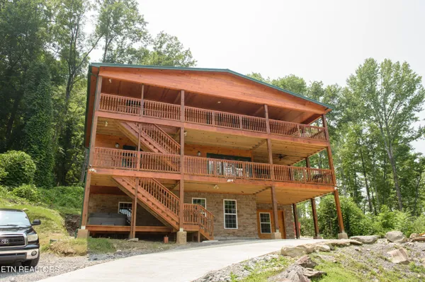 $1,859,000 | 363 Lewis Clabo Road, Gatlinburg, TN 37738