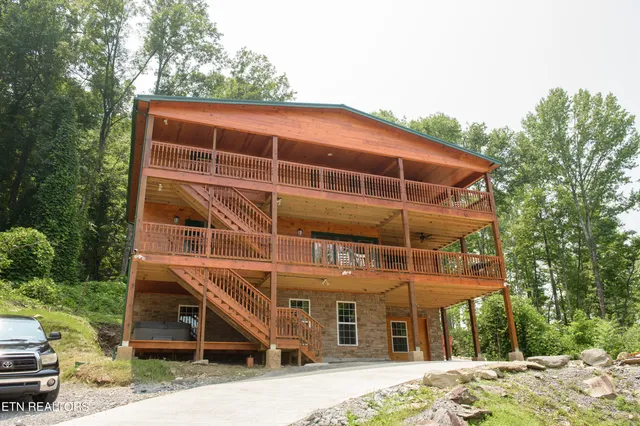 $1,859,000 | 363 Lewis Clabo Road, Gatlinburg, TN 37738