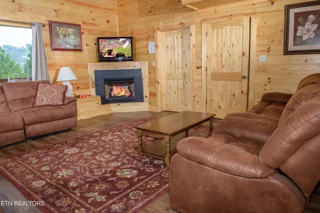 $1,859,000 | 363 Lewis Clabo Road, Gatlinburg, TN 37738