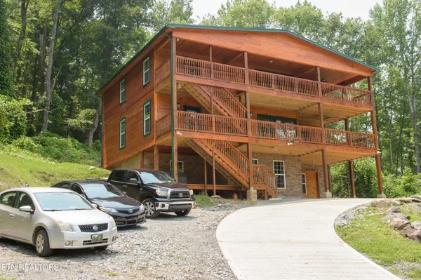 $1,859,000 | 363 Lewis Clabo Road, Gatlinburg, TN 37738