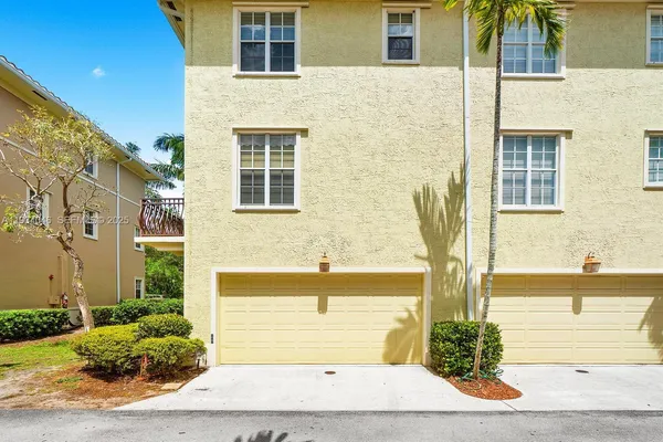 $535,000 | 888 University Boulevard, Jupiter, FL 33458