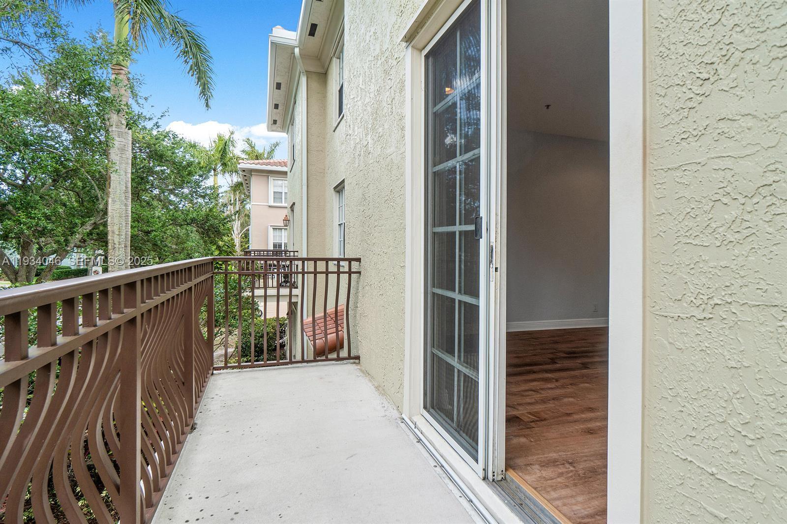 888 University Boulevard Jupiter, FL 33458 - Photo 8 of 41 a view of balcony