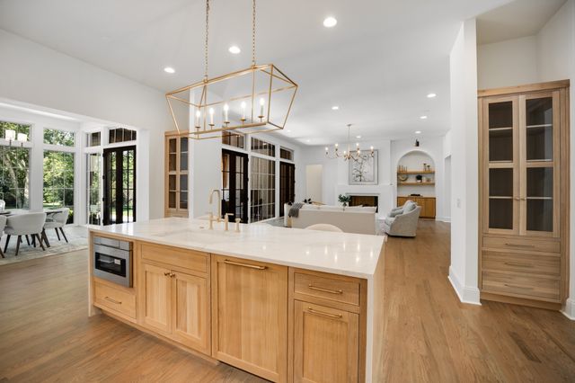 $5,300,000 | 2811 Tyne Boulevard, Nashville, TN 37215