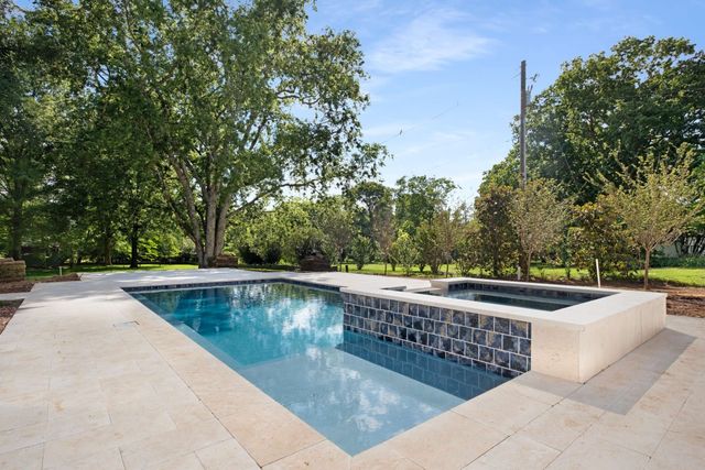 $5,300,000 | 2811 Tyne Boulevard, Nashville, TN 37215