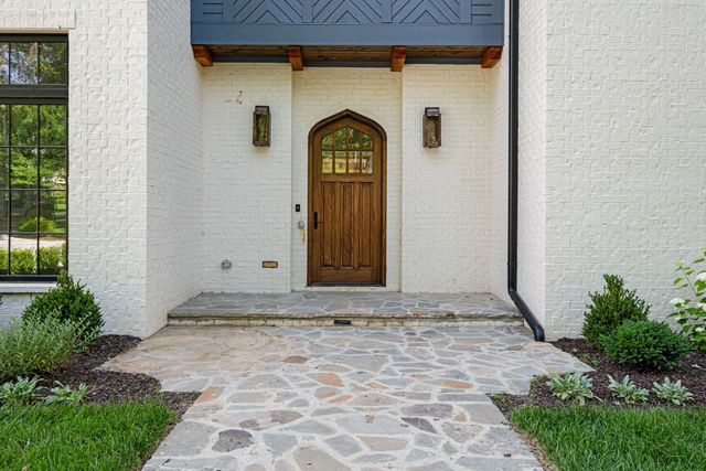 $5,300,000 | 2811 Tyne Boulevard, Nashville, TN 37215