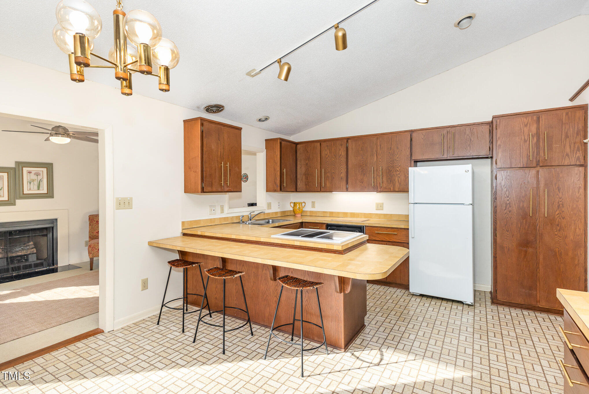 3041 Sylvania Drive Raleigh, NC 27607 - Photo 12 of 28 Kitchen with Breakfast Room