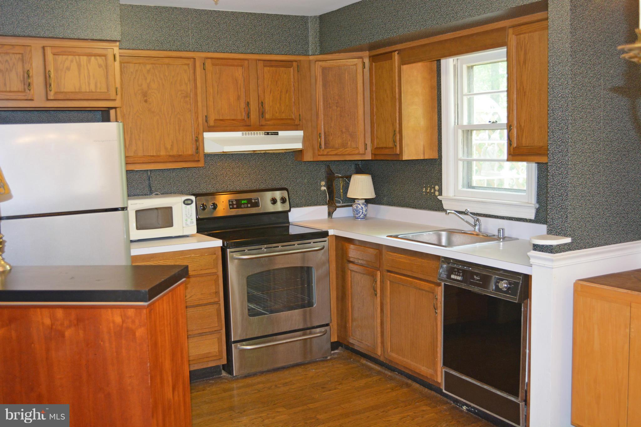 16005 Kenny Road Laurel, MD 20707 - Photo 11 of 23 Kitchen