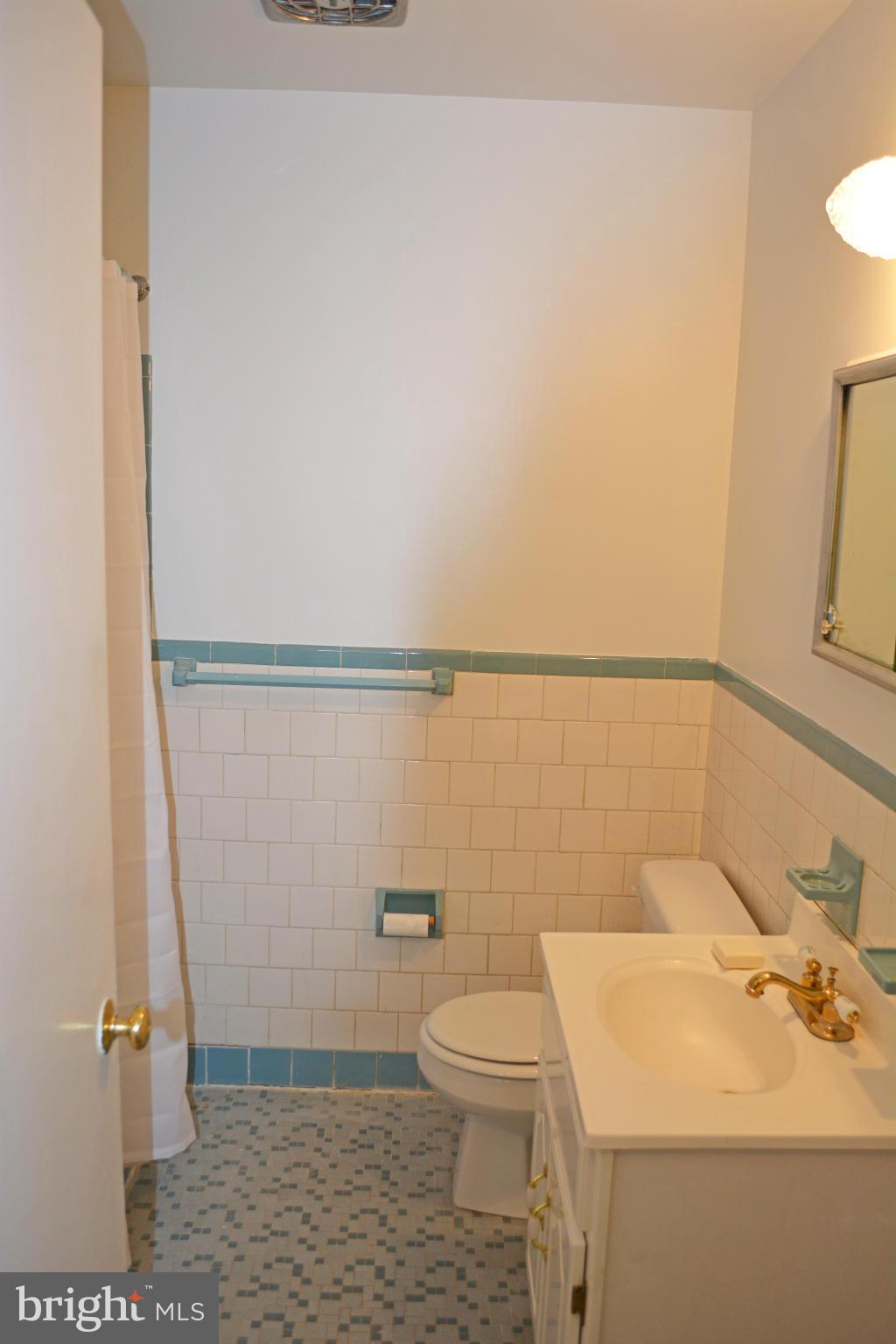 16005 Kenny Road Laurel, MD 20707 - Photo 17 of 23 Main Bath