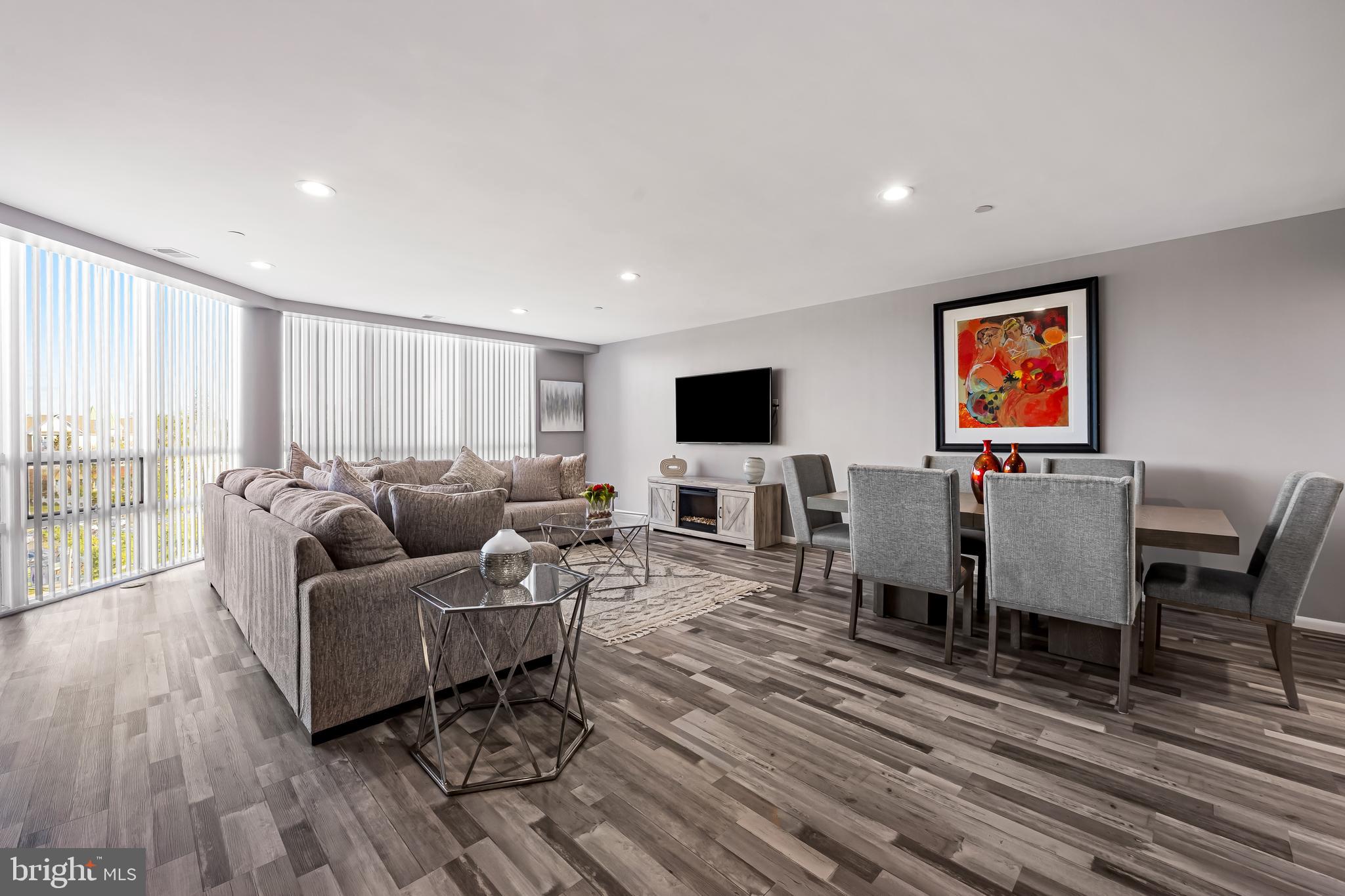 4001 Old Court Road, Unit 509 Baltimore, MD 21208 - Photo 8 of 26 Living/Dining Combo