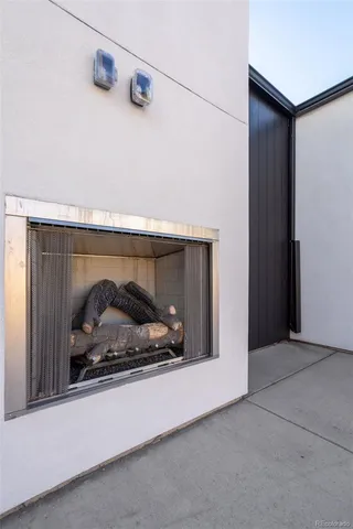 a view of a house with entryway