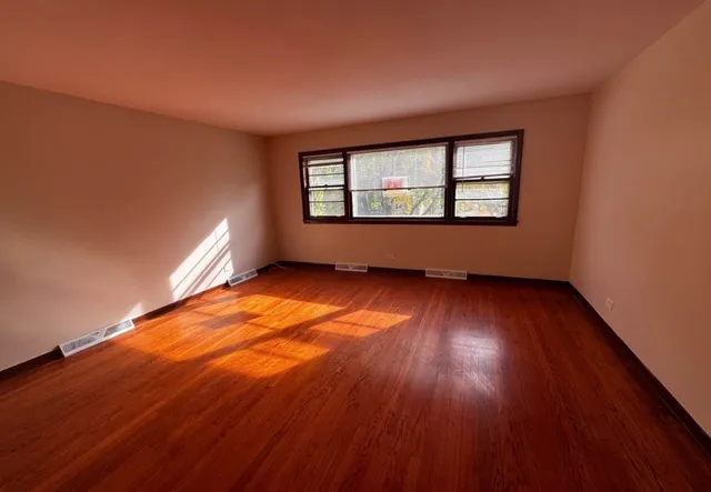 $2,500 | 725 Brummel Street, Unit 2, Evanston, IL 60202