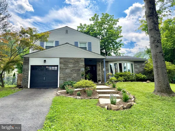 $599,900 | 422 Ridge Pike, Lafayette Hill, PA 19444