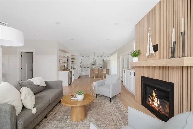 $1,299,900 | 5 Braeburn Circle, Cranston, RI 02921