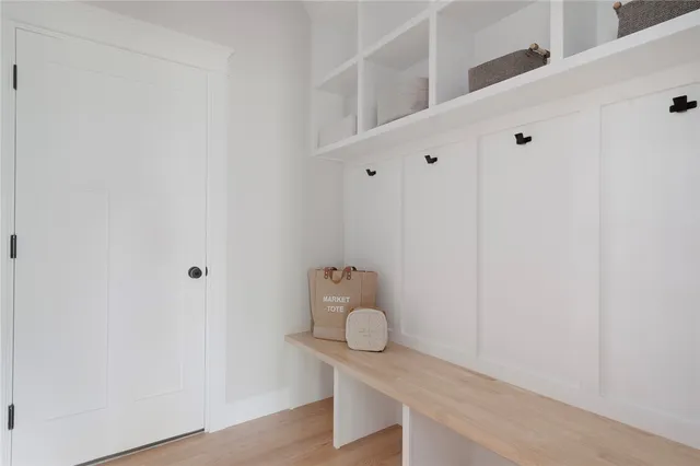 $1,299,900 | 5 Braeburn Circle, Cranston, RI 02921