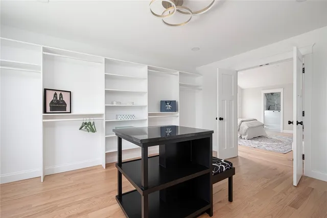 $1,299,900 | 5 Braeburn Circle, Cranston, RI 02921