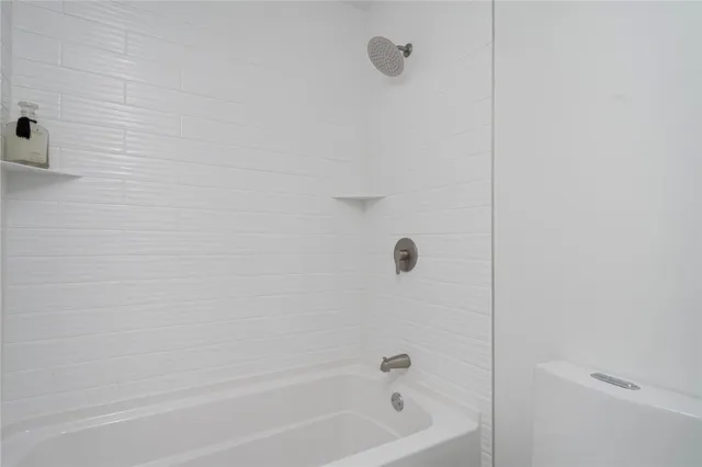 $1,299,900 | 5 Braeburn Circle, Cranston, RI 02921