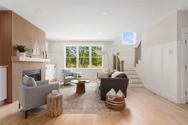 $1,299,900 | 5 Braeburn Circle, Cranston, RI 02921