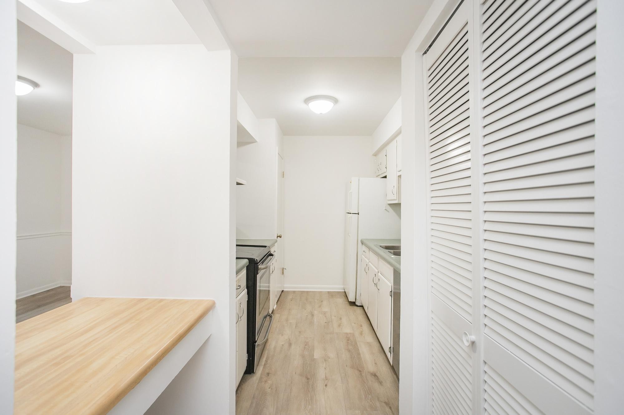 312 Summit Ridge Circle Nashville, TN 37215 - Photo 14 of 36 a view of a bathroom with a sink