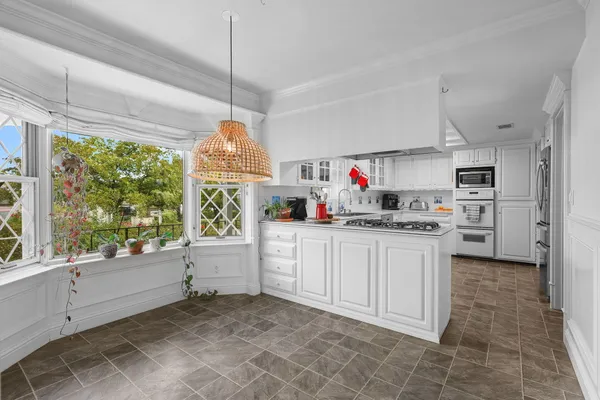 $609,000 | 3330 Scenic Drive, Redding, CA 96001