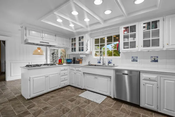 $609,000 | 3330 Scenic Drive, Redding, CA 96001