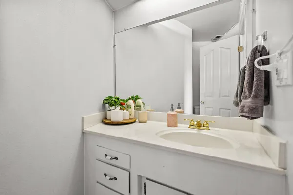 $609,000 | 3330 Scenic Drive, Redding, CA 96001