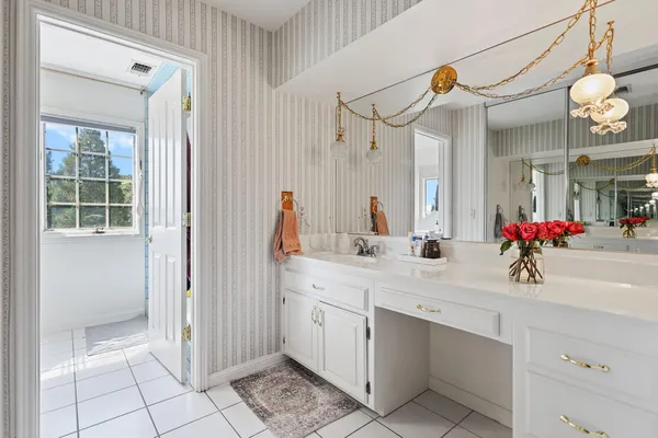 $609,000 | 3330 Scenic Drive, Redding, CA 96001