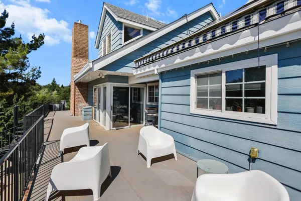 $609,000 | 3330 Scenic Drive, Redding, CA 96001