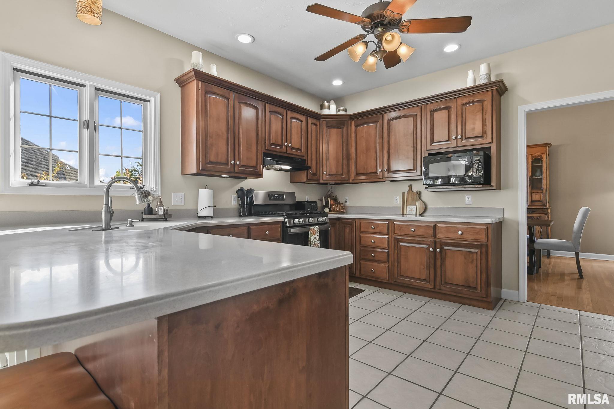 328 Keystone Drive Chatham, IL 62629 - Photo 11 of 61