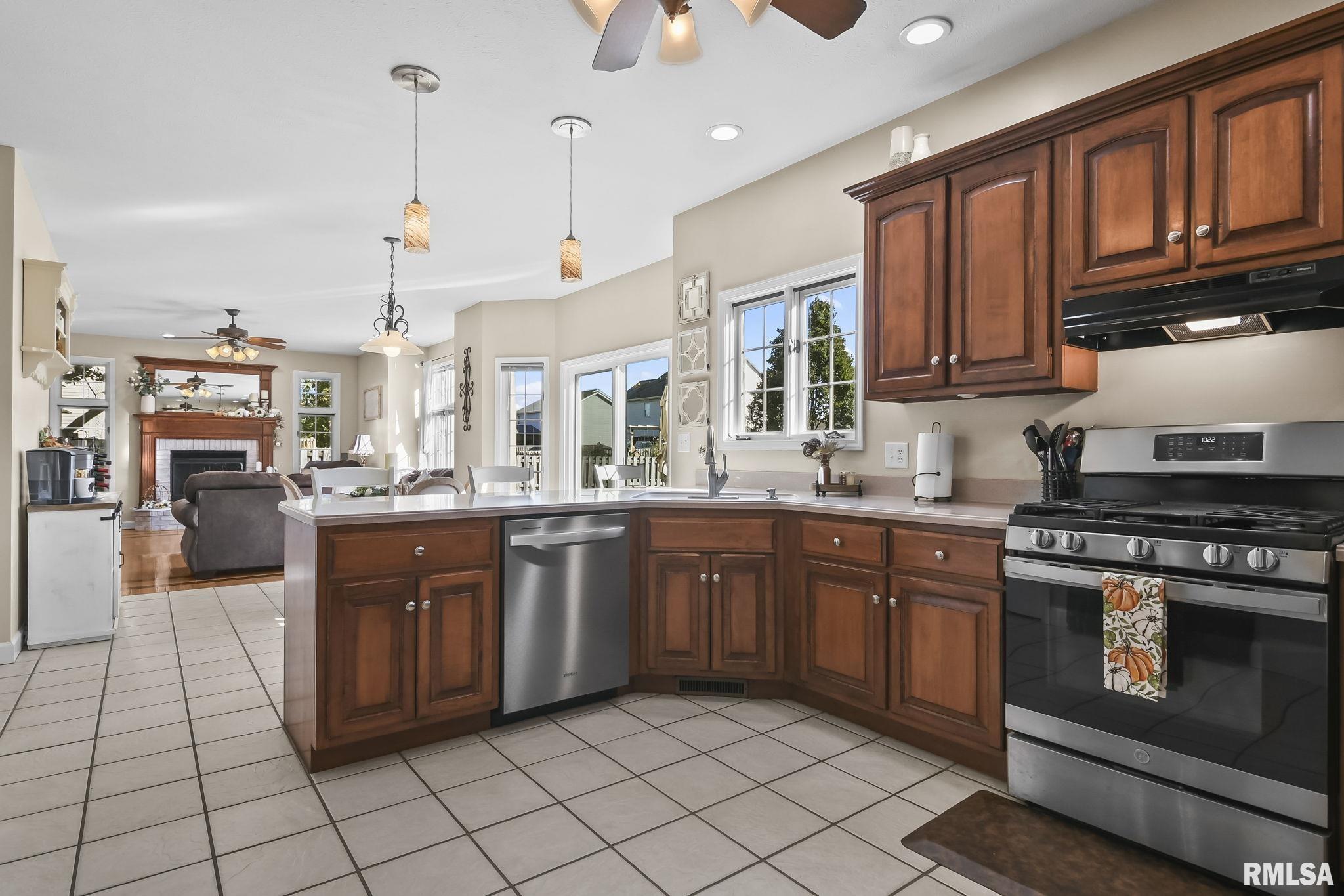 328 Keystone Drive Chatham, IL 62629 - Photo 15 of 61