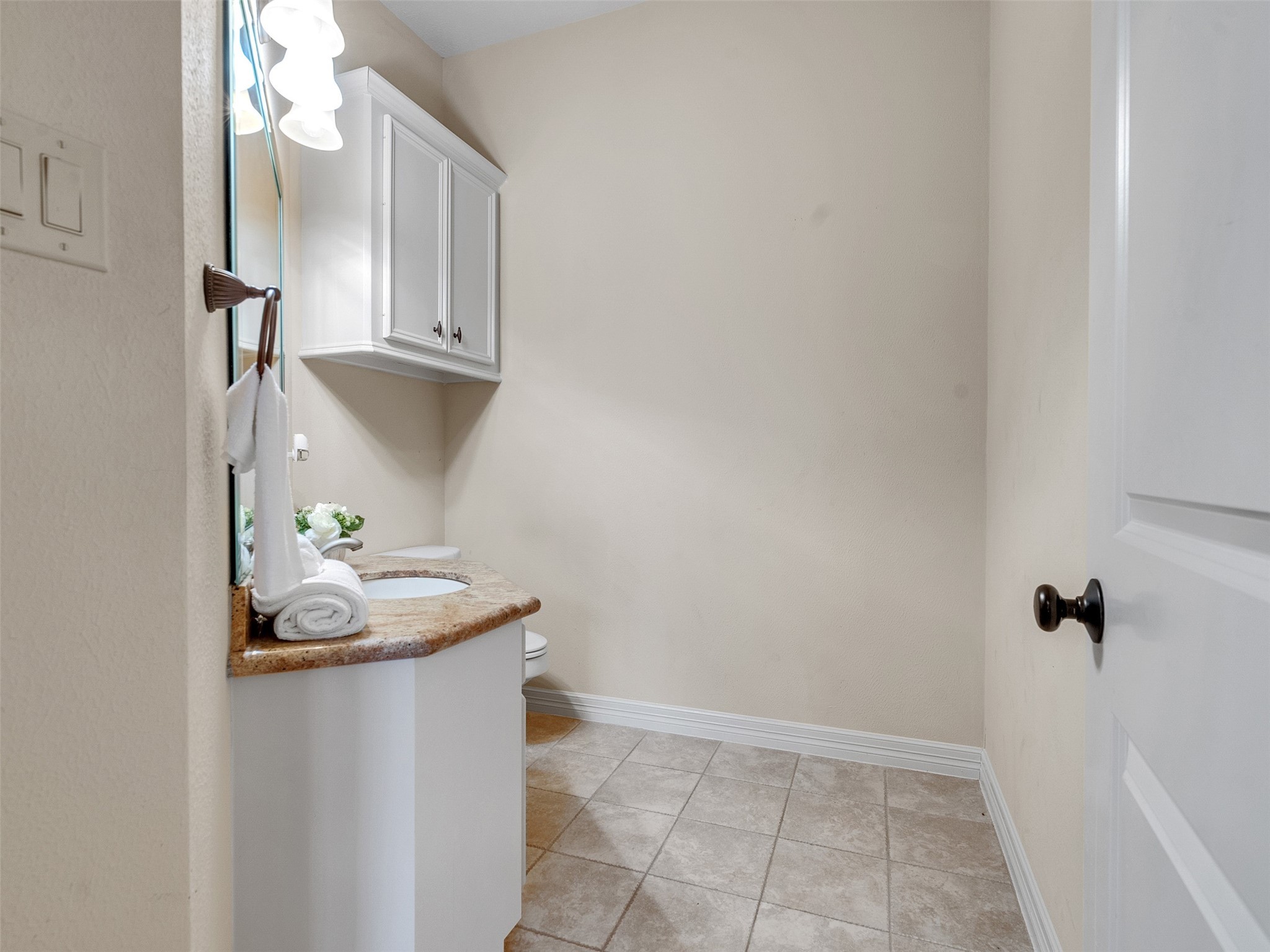 6914 Sandwedge Point Court Spring, TX 77389 - Photo 11 of 50 Half bath down stairs