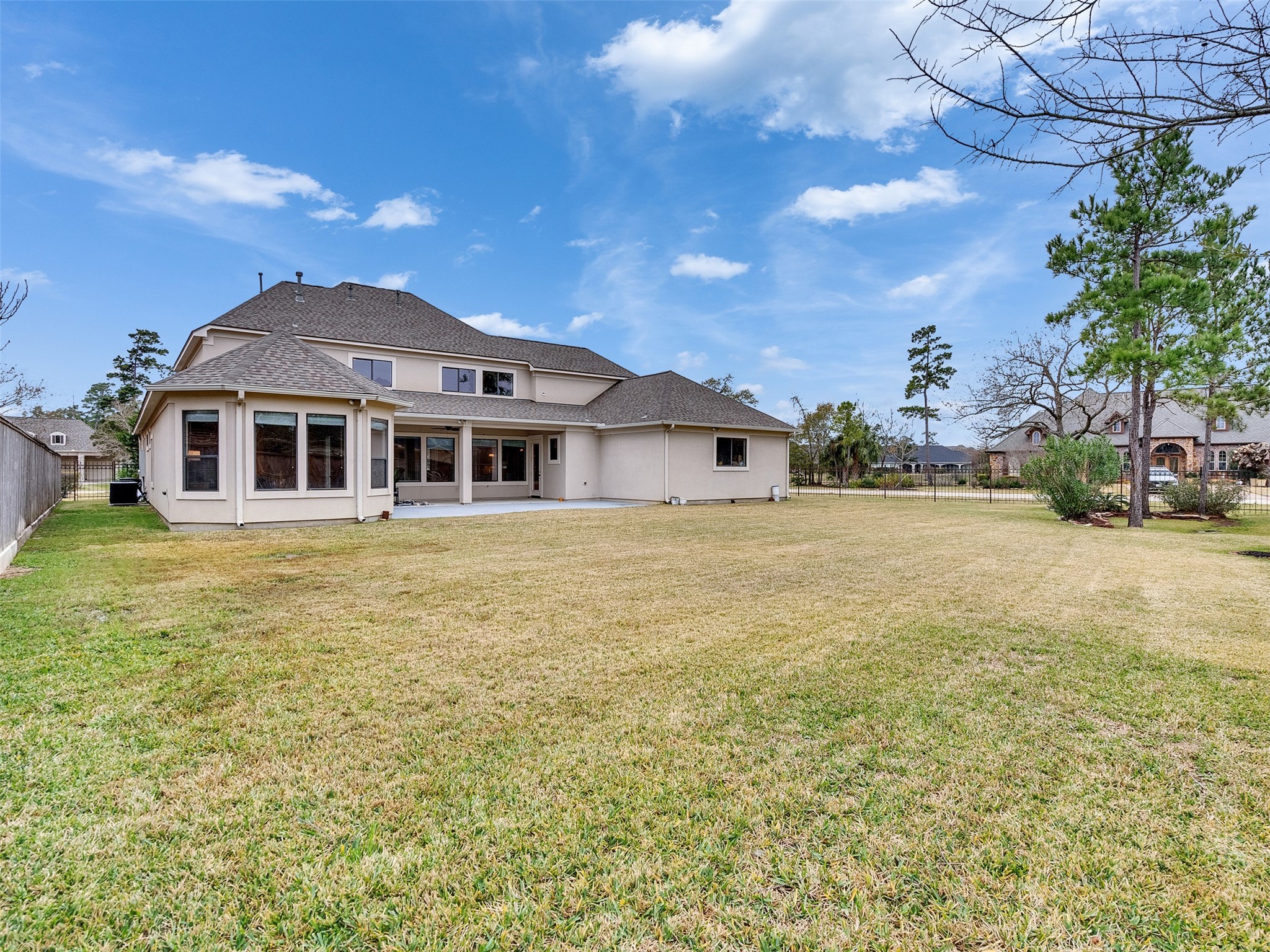 6914 Sandwedge Point Court Spring, TX 77389 - Photo 49 of 50 a front view of a house with a garden